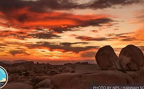 Joshua Treeyucca Valley Sunset Desert Retreat 6425